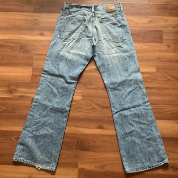 Woman’s light wash/acid wash Jean with some Distressing. Size 30/32 - Picture 3 of 7